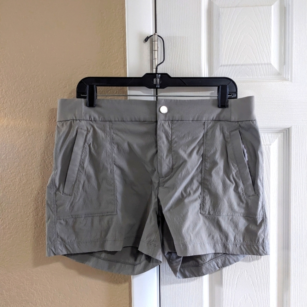 Athleta, Women's Shorts, Dark Khaki, Size 14